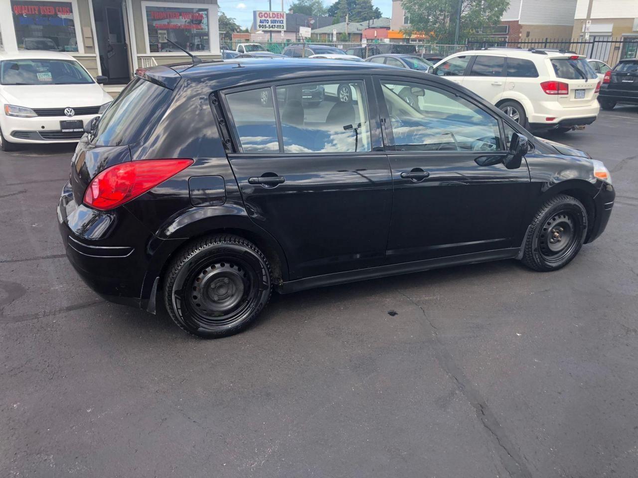 2012 Nissan Versa 1.8 S-2