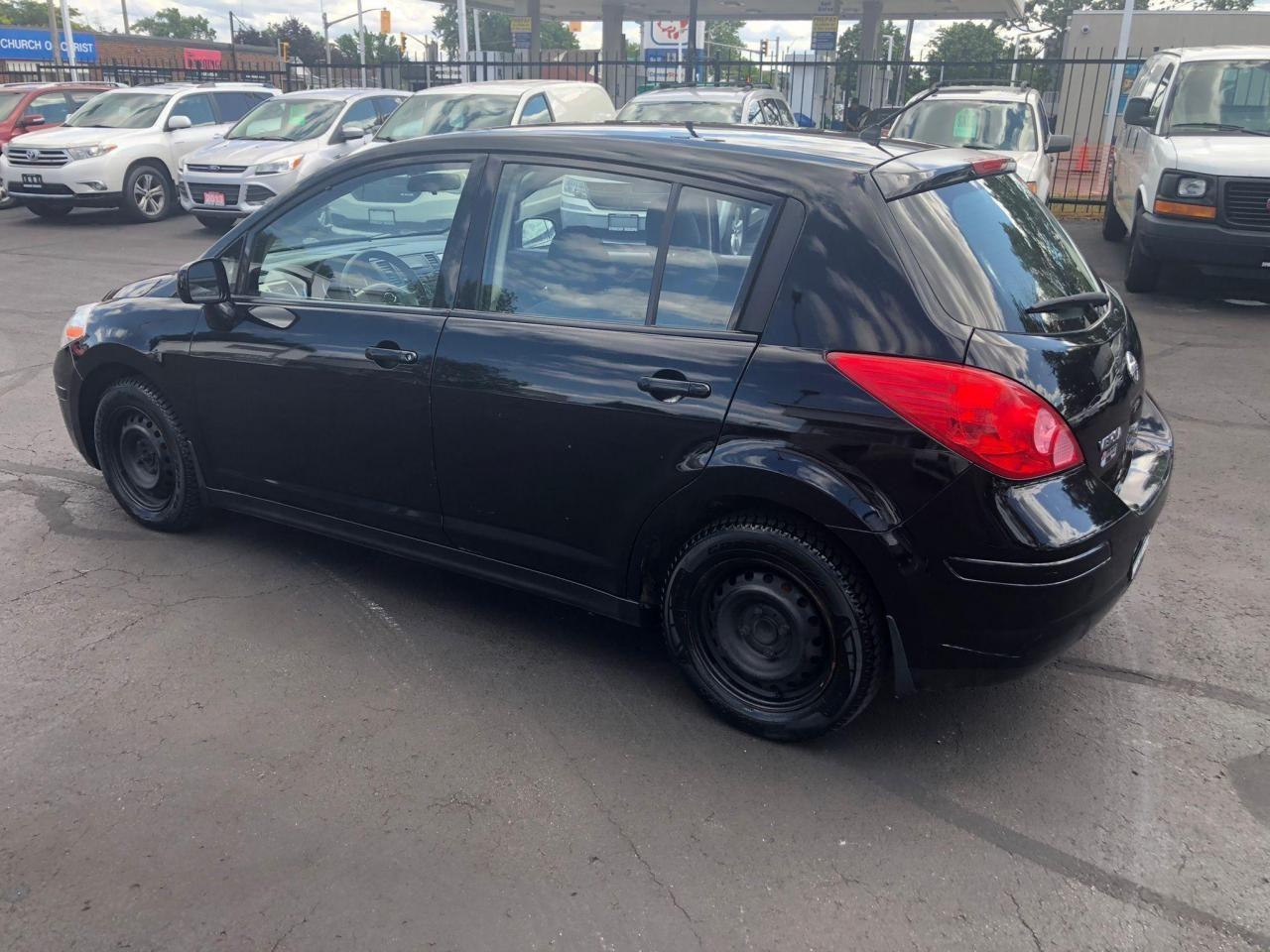 2012 Nissan Versa 1.8 S-3