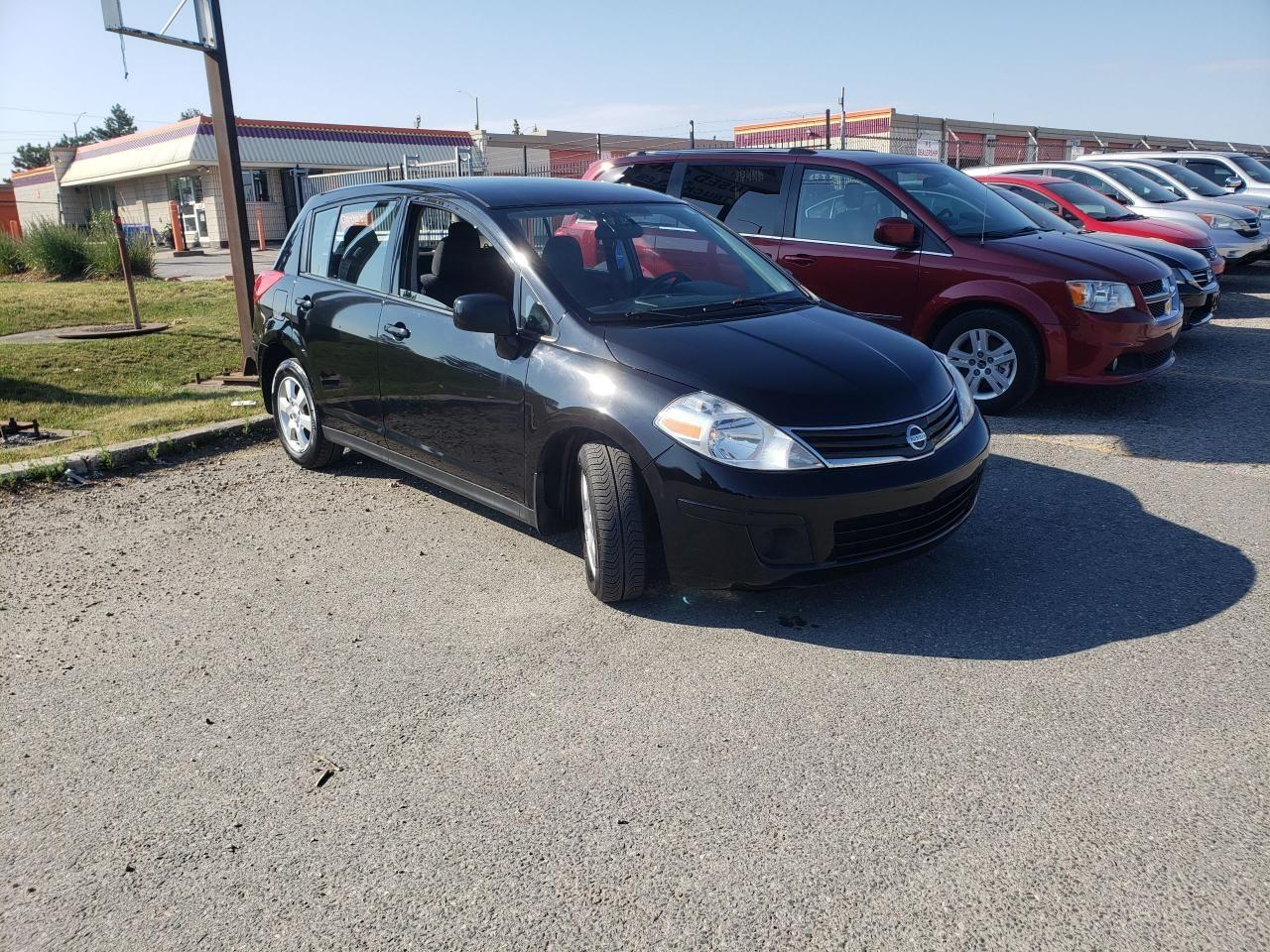 2012 Nissan Versa 1.8 S-2