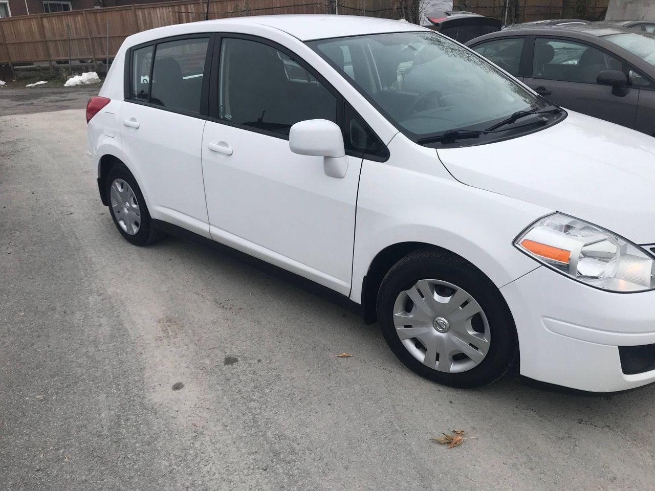 2012 Nissan Versa 1.8 S-2