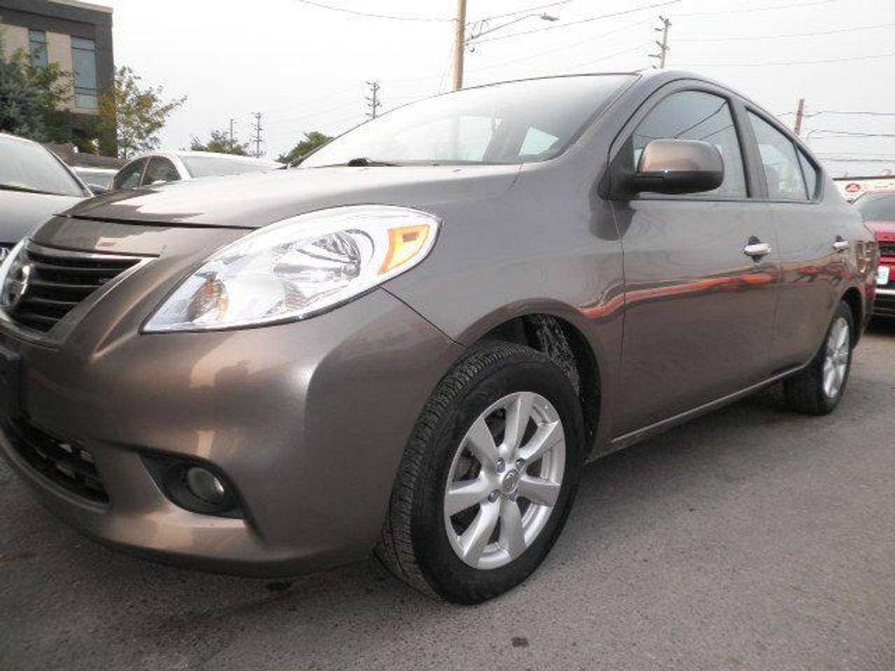 2012 Nissan Versa -1
