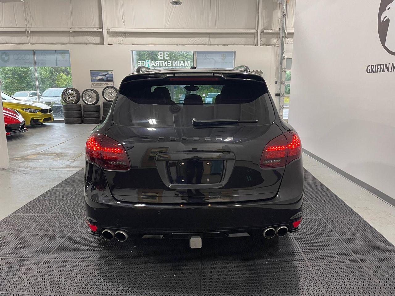 2012 Porsche Cayenne Turbo-4