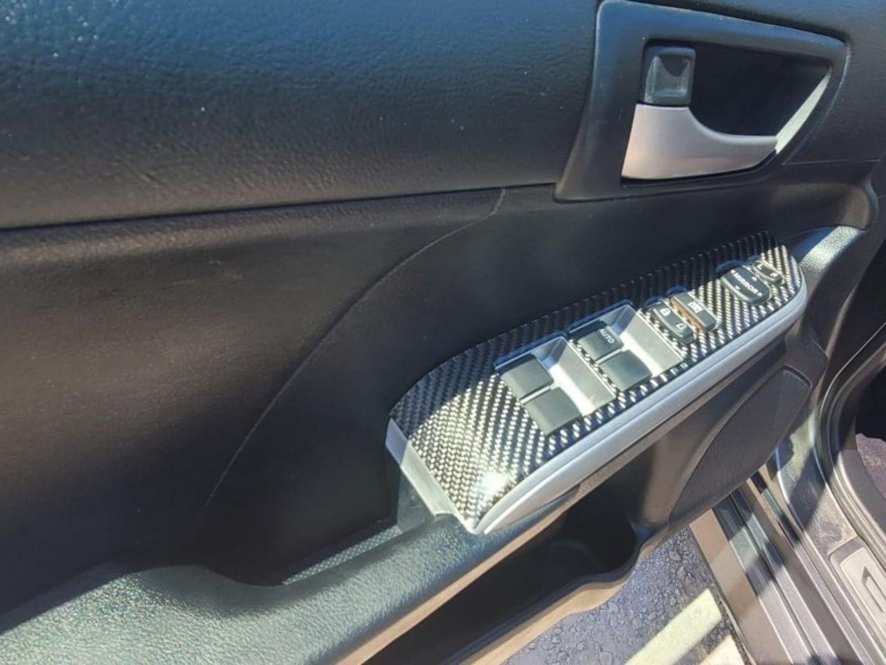 2012 Toyota Camry SE-3