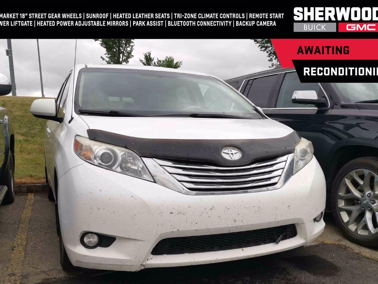 2012 Toyota Sienna XLE-0