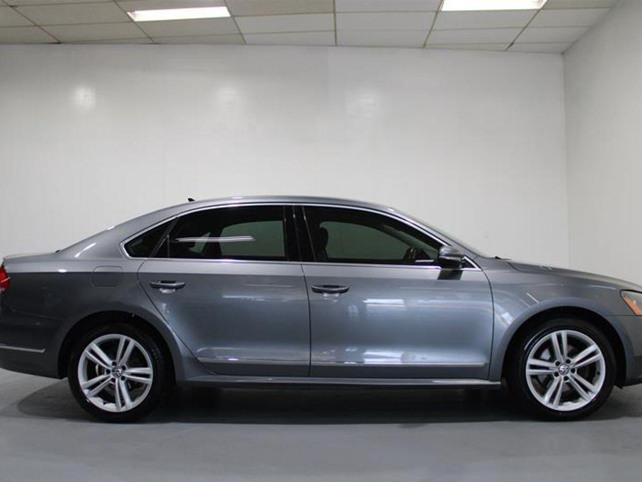 2012 Volkswagen Passat -0