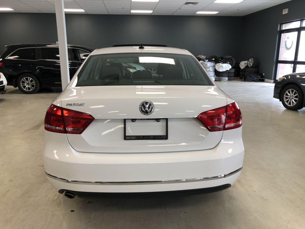 2012 Volkswagen Passat SEL-2