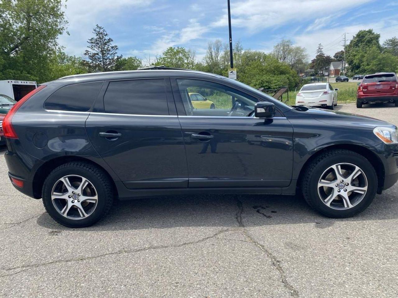 2012 Volvo XC60 T6 R-Design-4