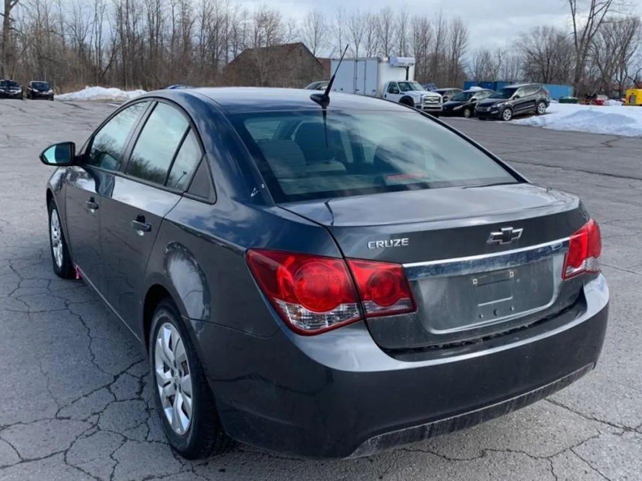 2013 Chevrolet Cruze LS-1