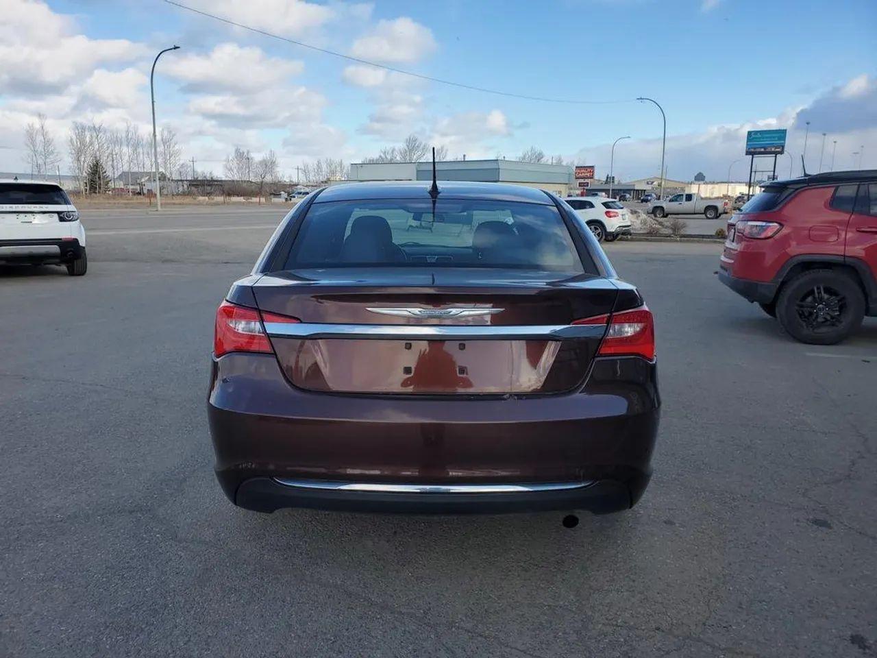2013 Chrysler 200 LX-4