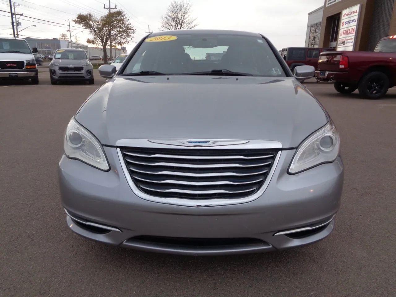 2013 Chrysler 200 LX-1