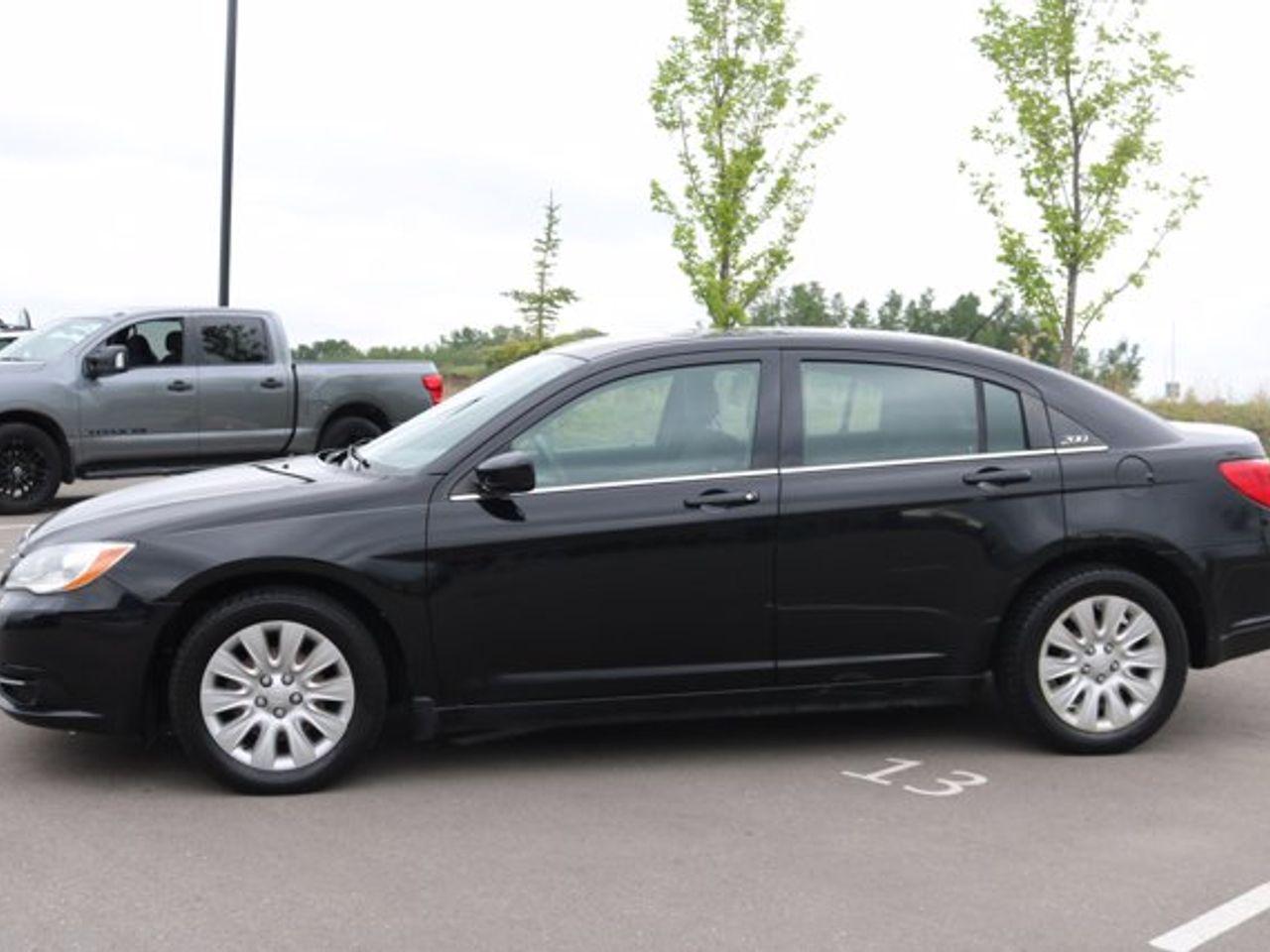 2013 Chrysler 200 LX-1
