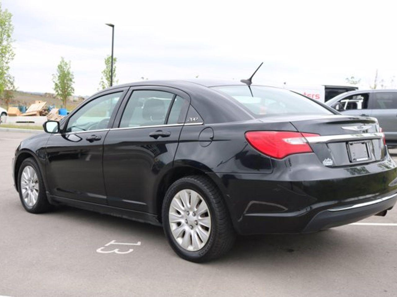 2013 Chrysler 200 LX-2