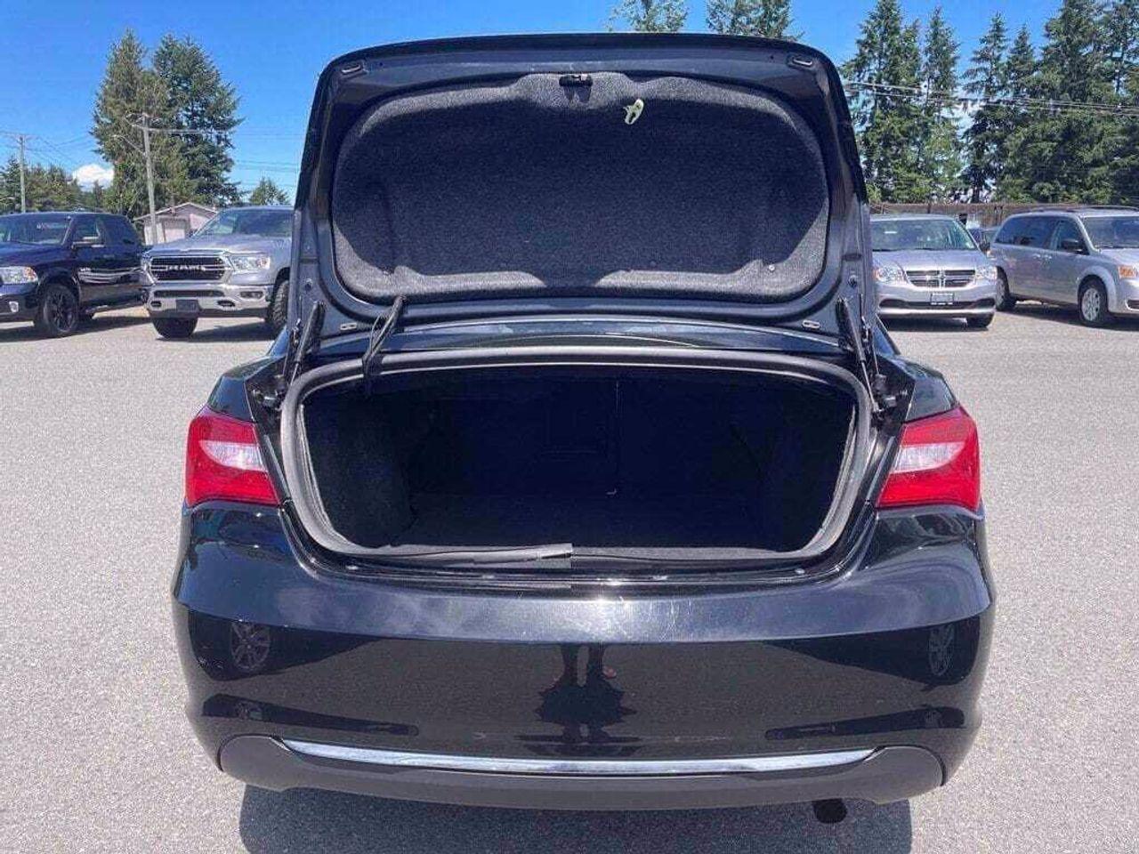 2013 Chrysler 200 LX-4