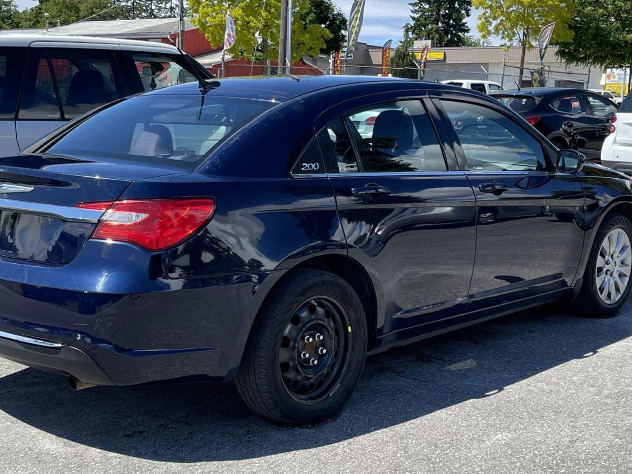 2013 Chrysler 200 LX-4