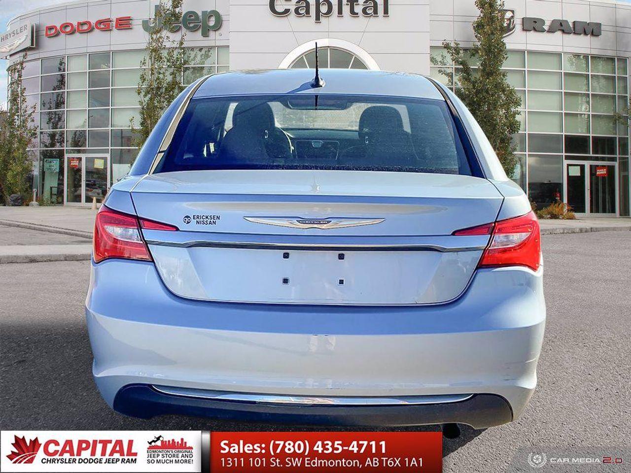 2013 Chrysler 200 LX-4