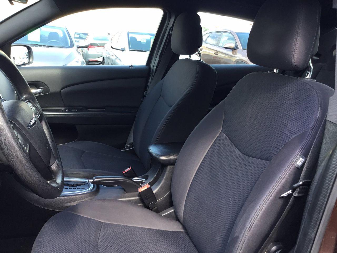 2013 Chrysler 200 LX-1