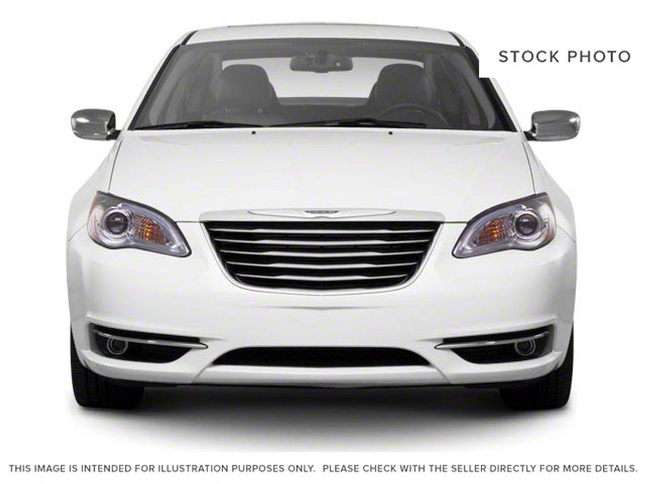2013 Chrysler 200 Limited-1