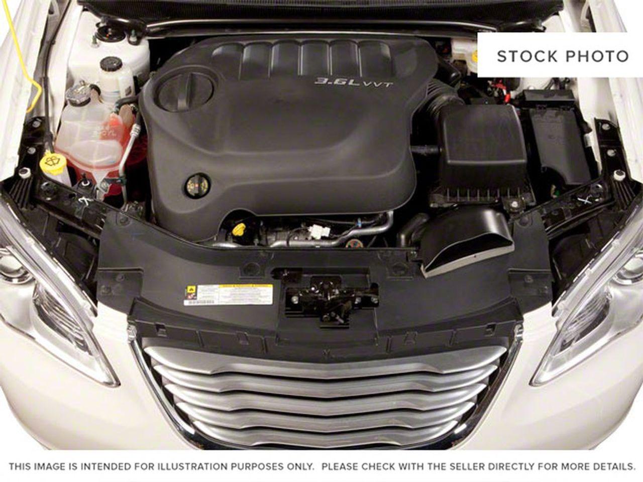 2013 Chrysler 200 Limited-2