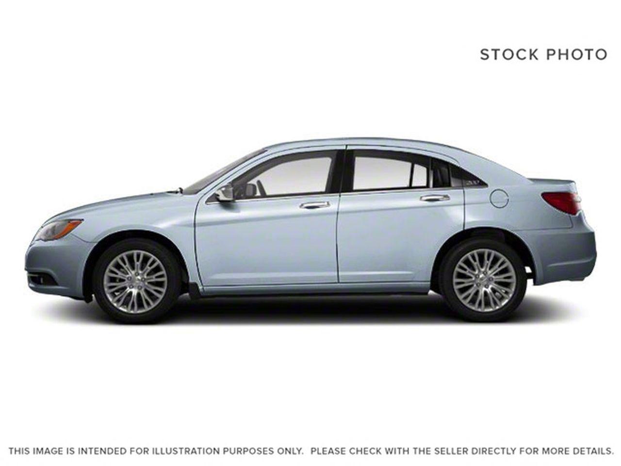 2013 Chrysler 200 Limited-3
