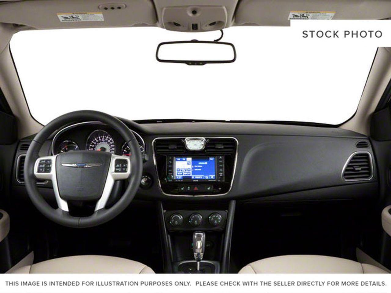 2013 Chrysler 200 Limited-4