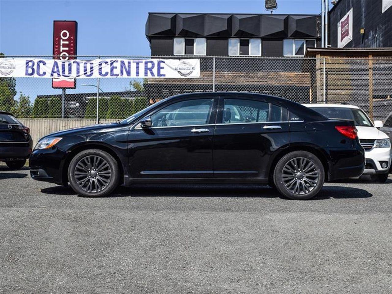 2013 Chrysler 200 Limited-2