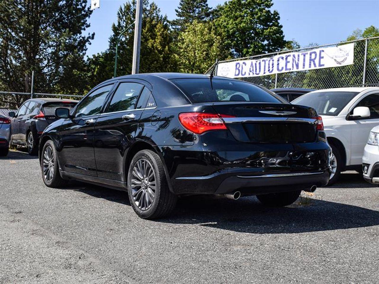2013 Chrysler 200 Limited-3
