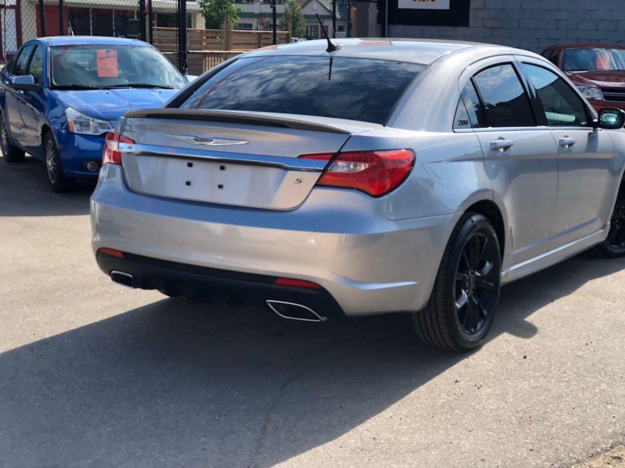 2013 Chrysler 200 S-3