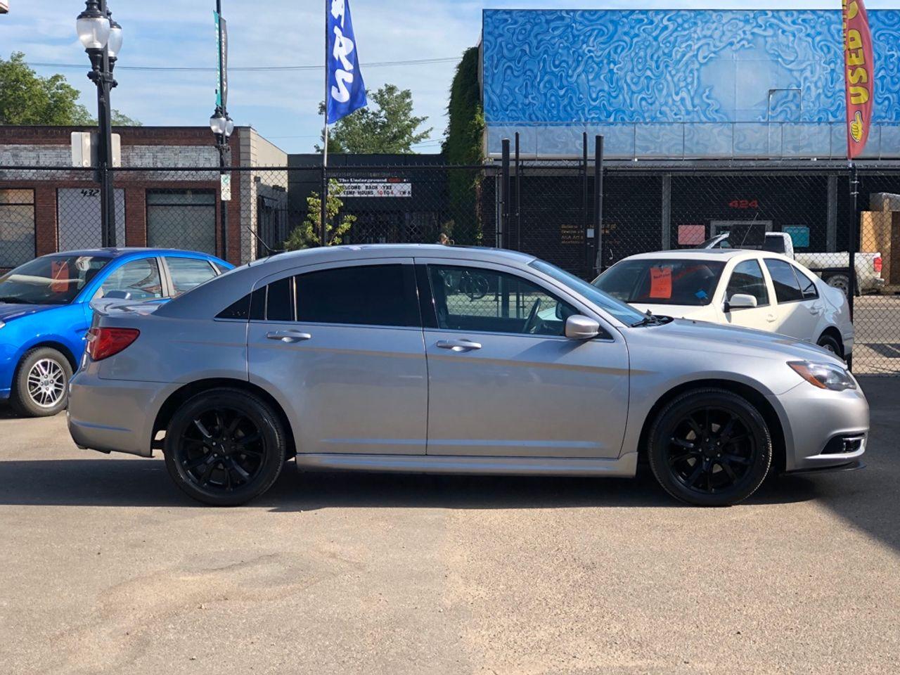 2013 Chrysler 200 S-4