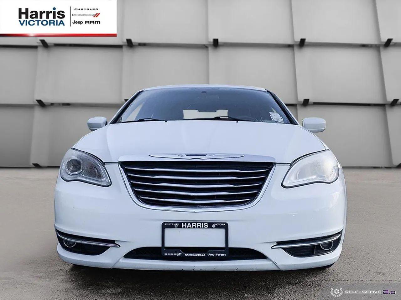 2013 Chrysler 200 Touring-1