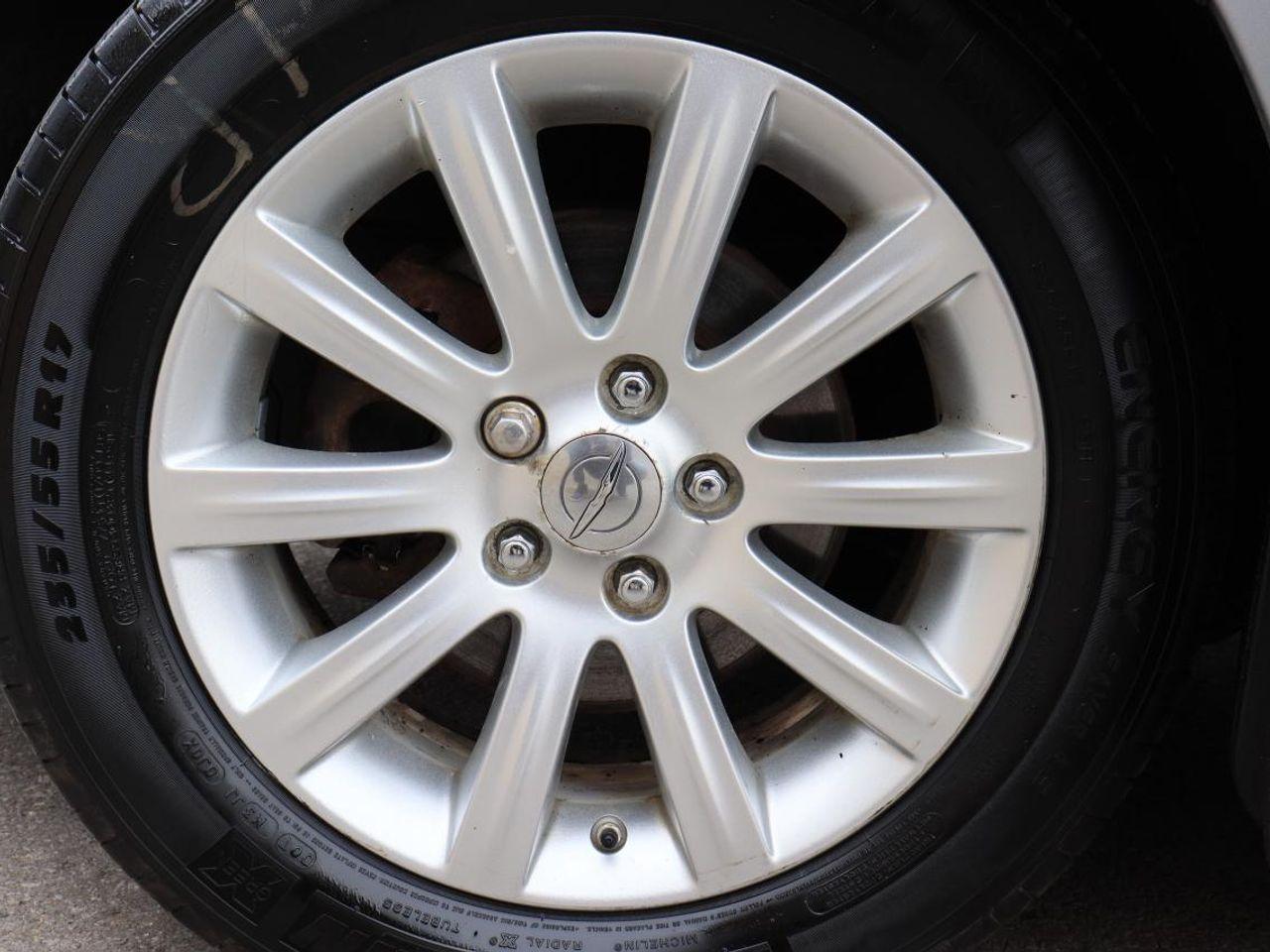 2013 Chrysler 200 Touring-4