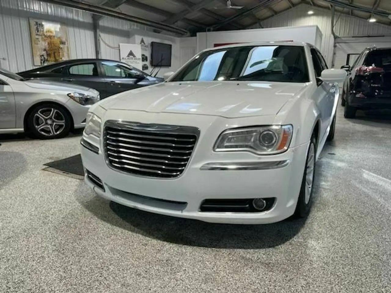 2013 Chrysler 300 Base-0