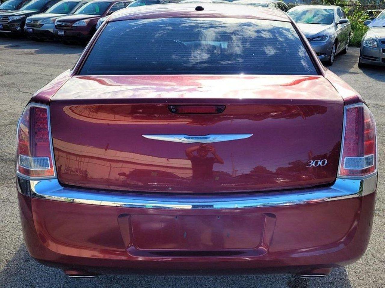 2013 Chrysler 300 Base-3