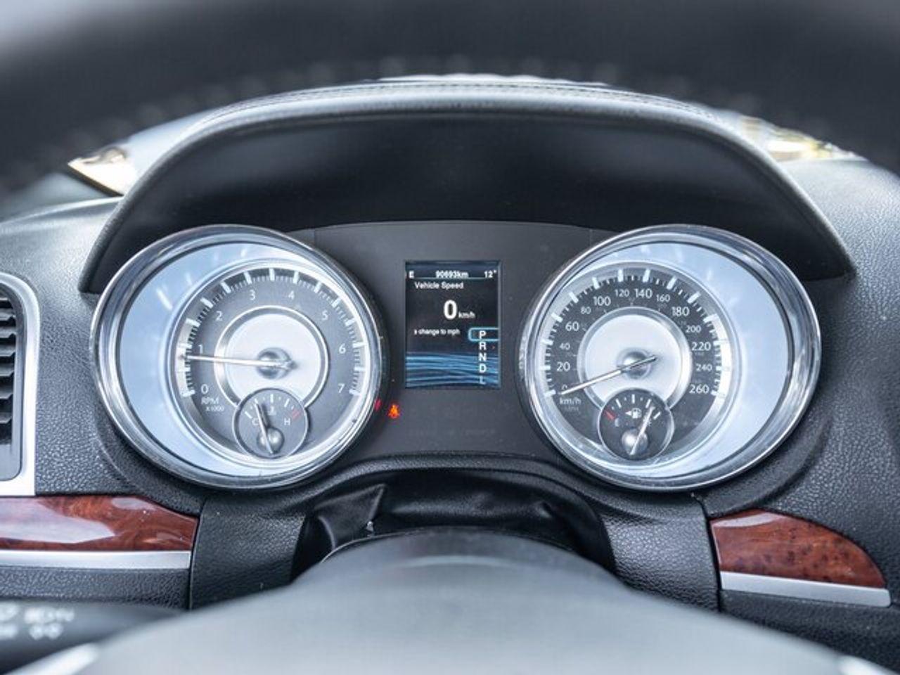2013 Chrysler 300 Base-3