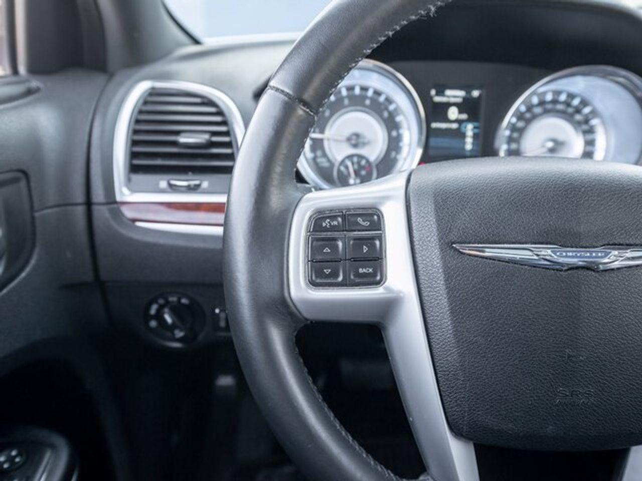 2013 Chrysler 300 Base-4