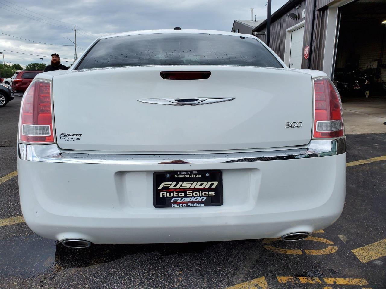 2013 Chrysler 300 Base-3