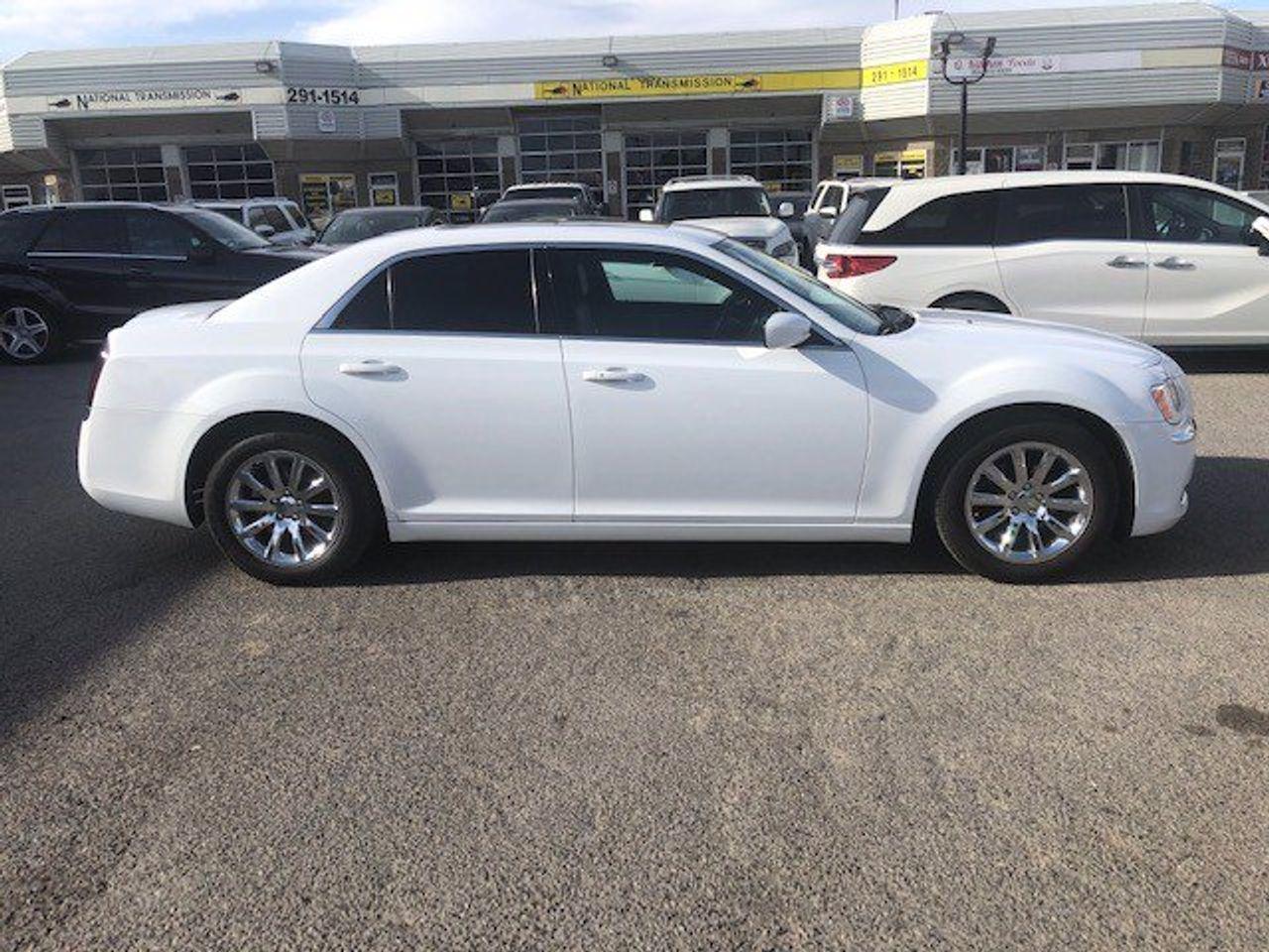 2013 Chrysler 300 Base-3