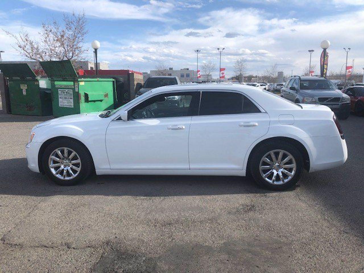2013 Chrysler 300 Base-4
