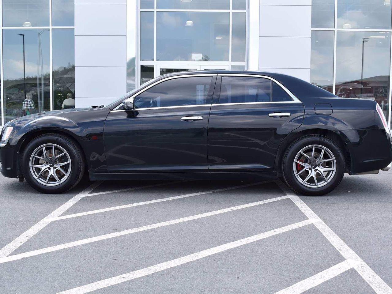 2013 Chrysler 300 C-3