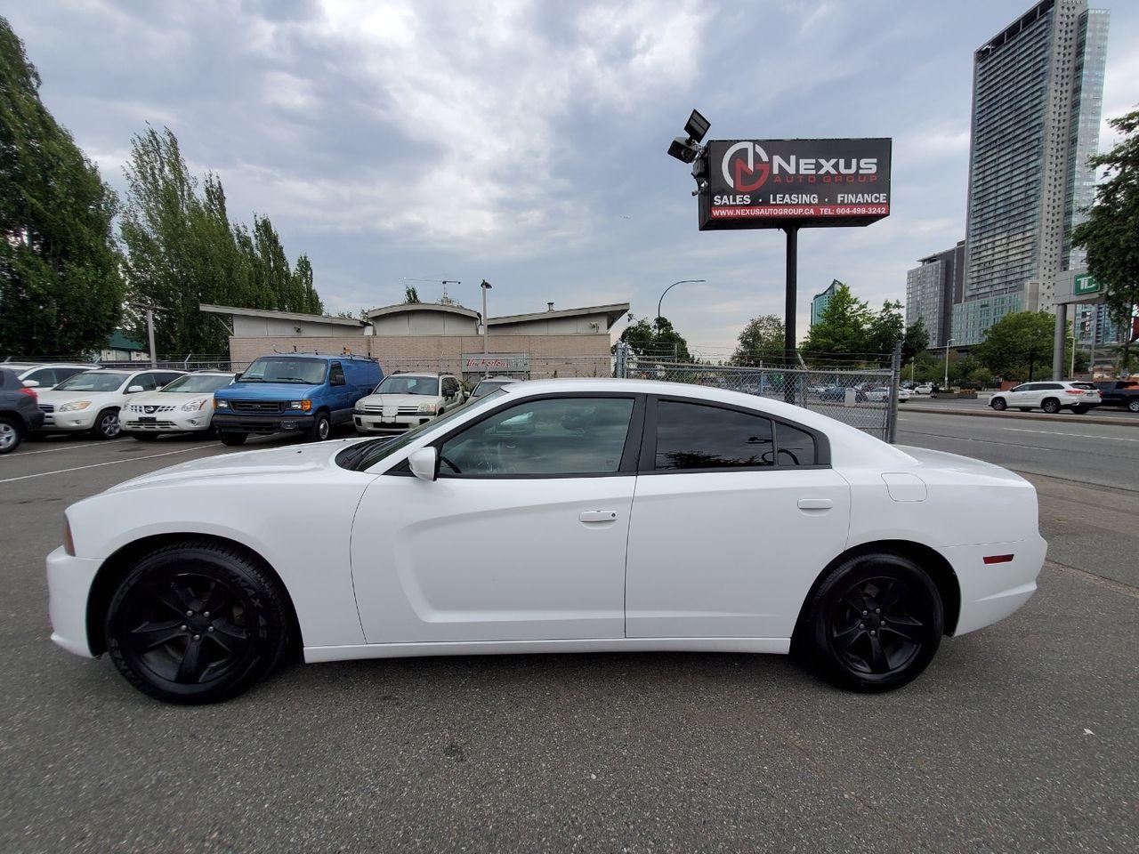 2013 Dodge Charger SE-2
