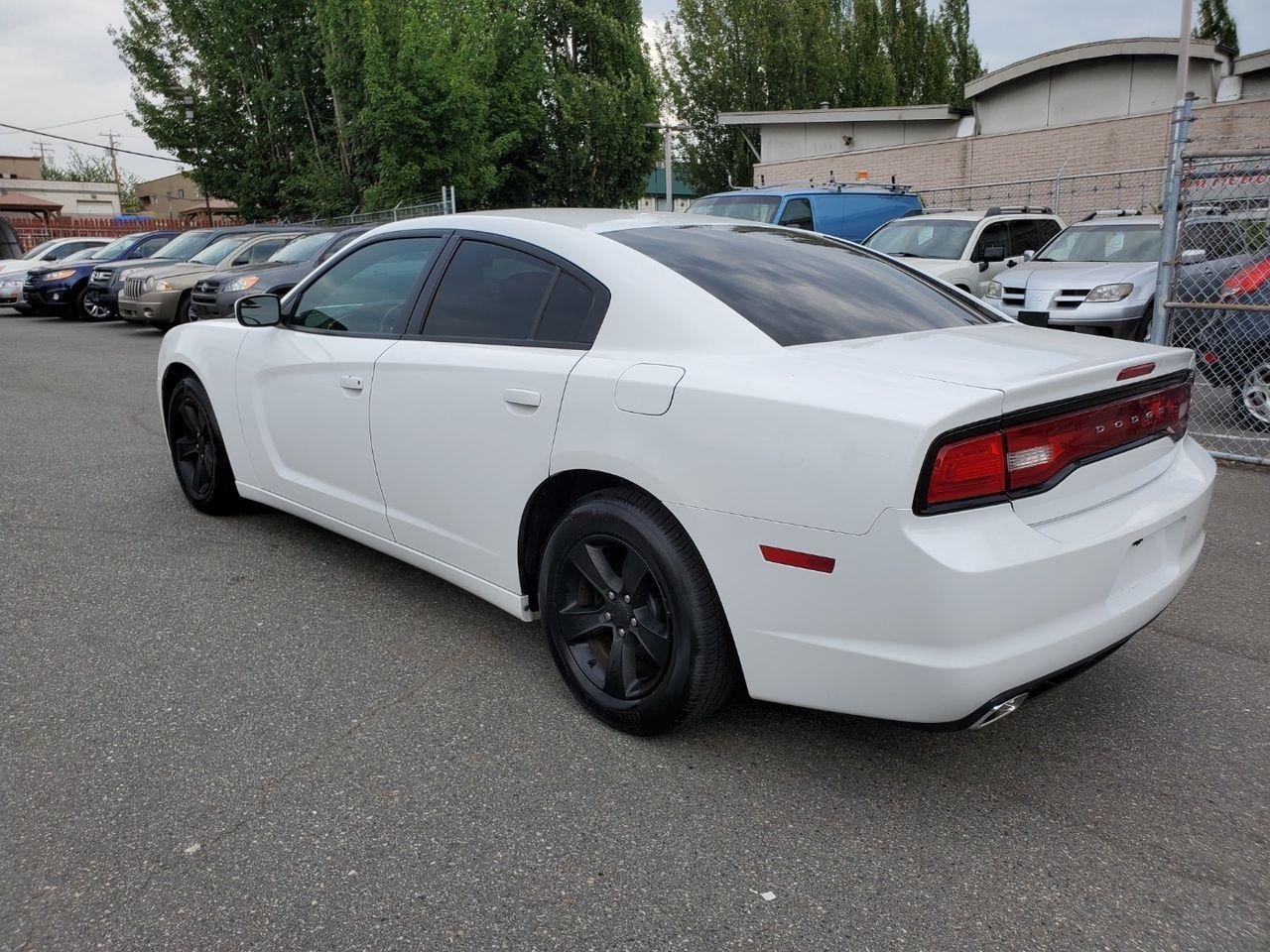 2013 Dodge Charger SE-3