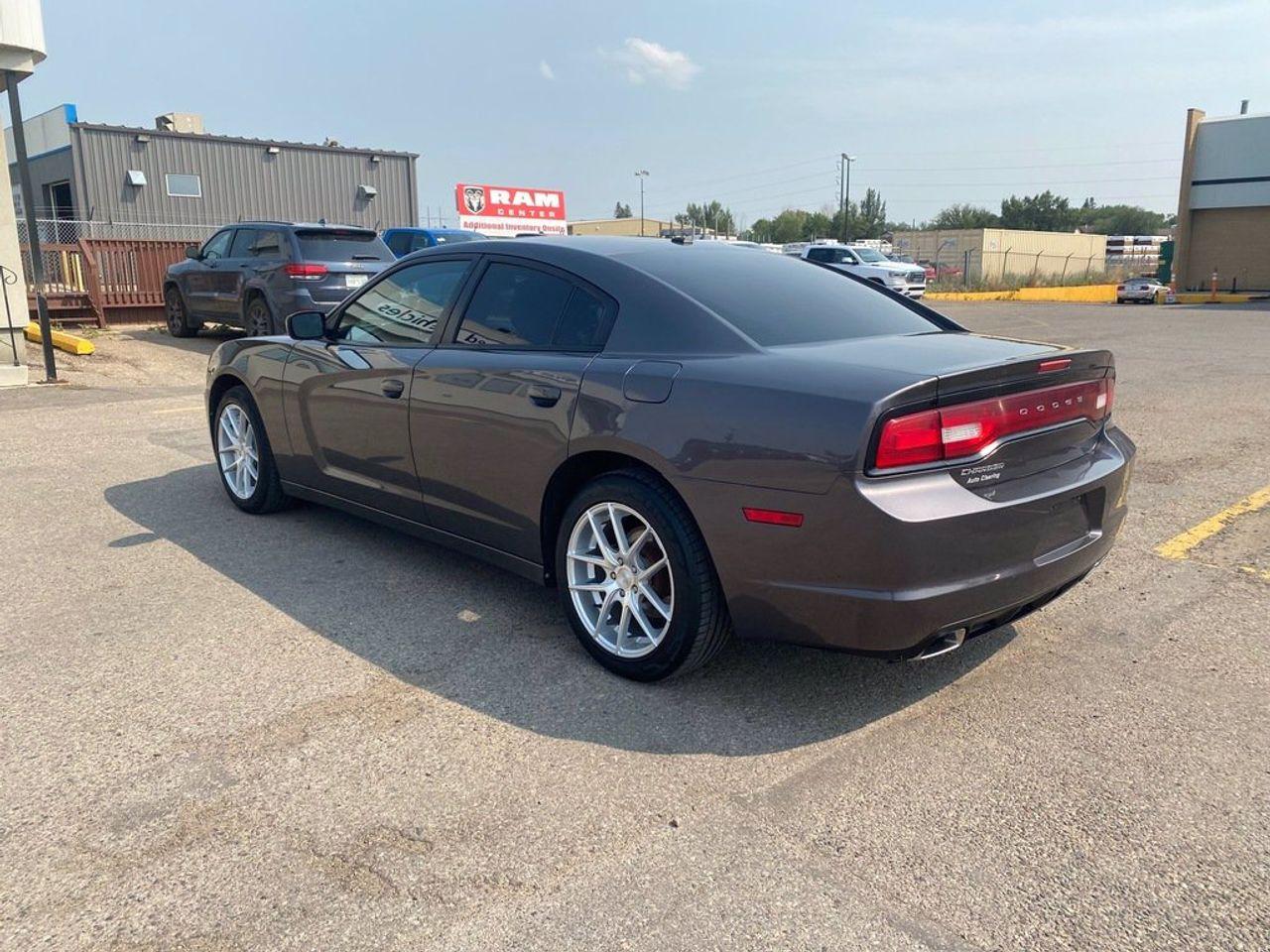 2013 Dodge Charger SXT-2
