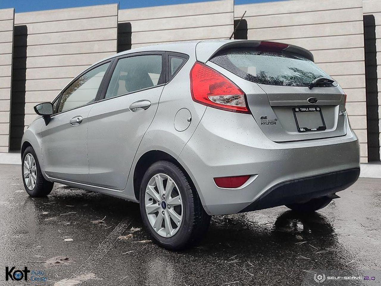 2013 Ford Fiesta SE-3