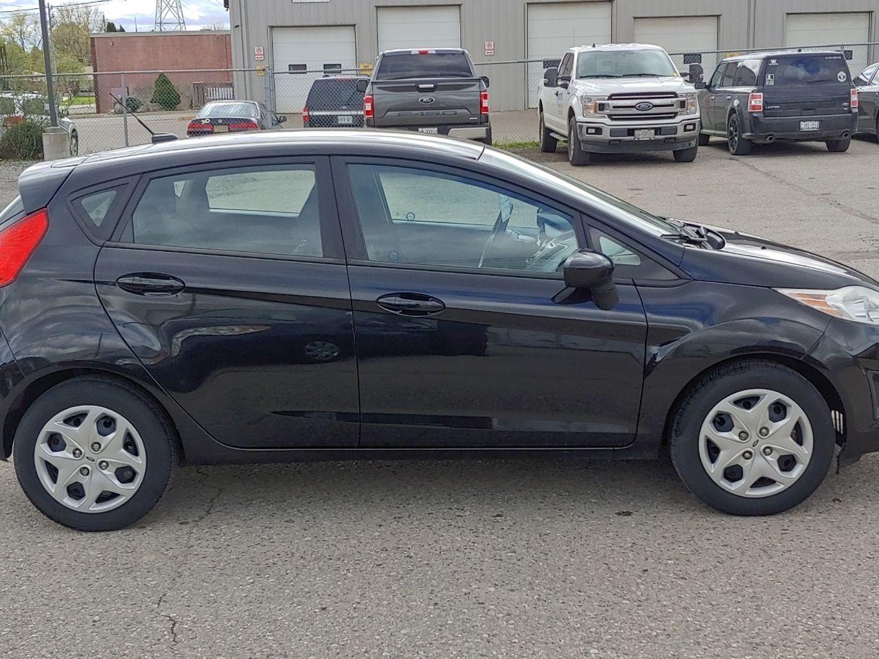 2013 Ford Fiesta SE-4