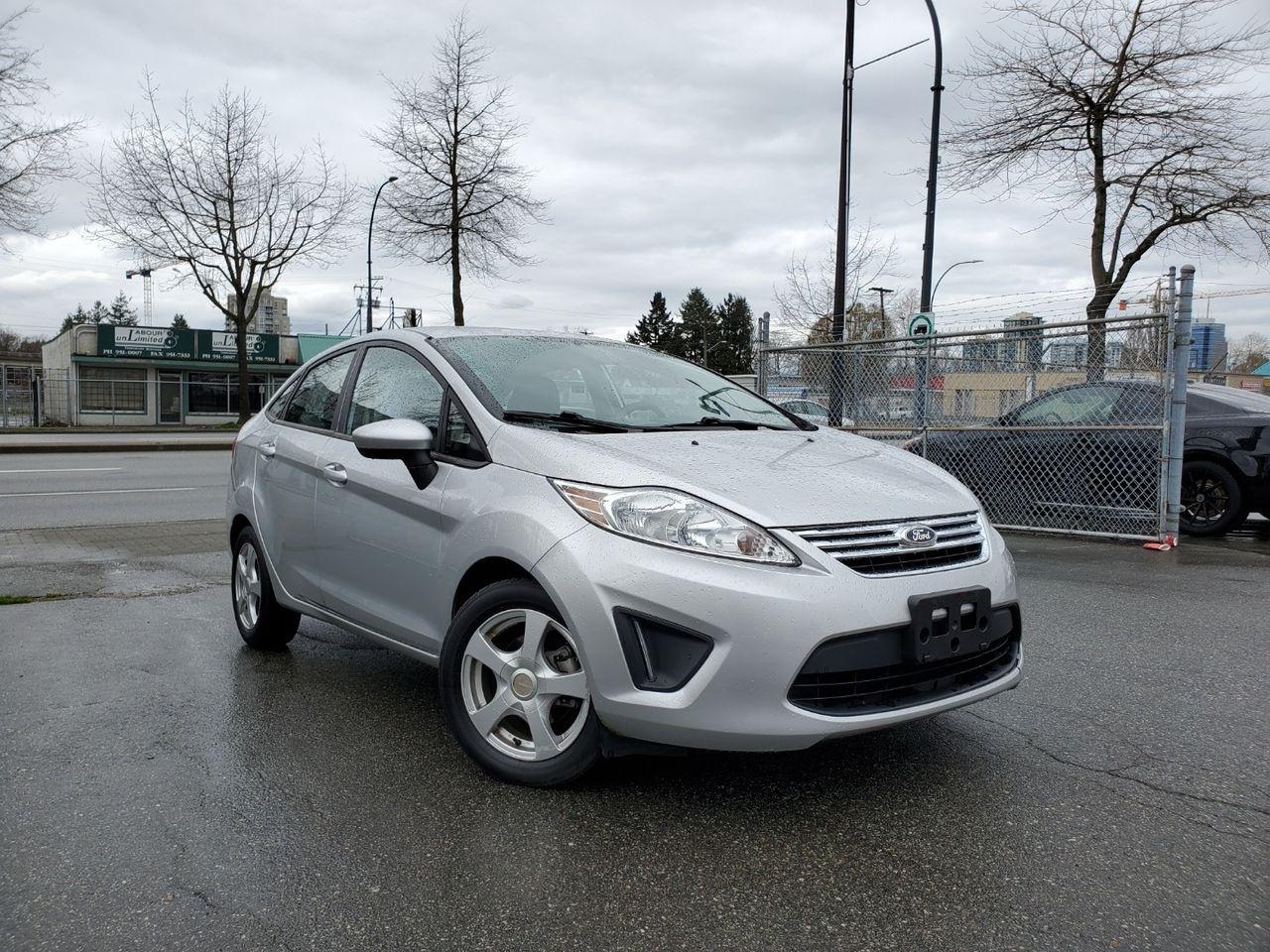 2013 Ford Fiesta SE-1
