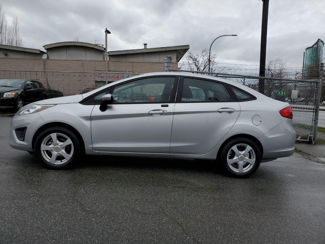 2013 Ford Fiesta SE-2