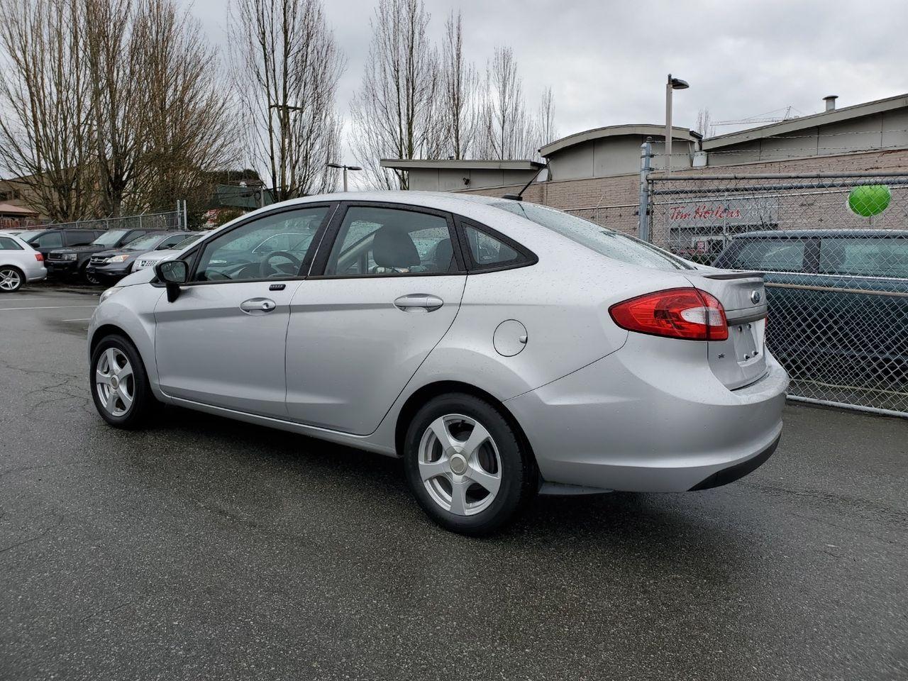2013 Ford Fiesta SE-3