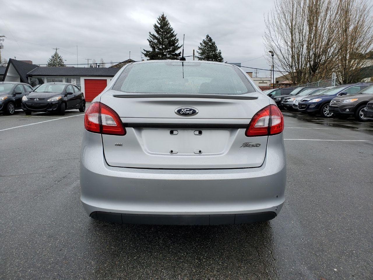 2013 Ford Fiesta SE-4