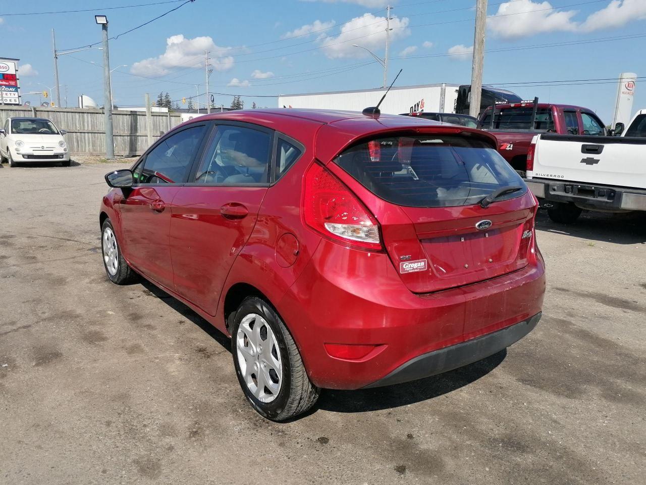 2013 Ford Fiesta SE-2