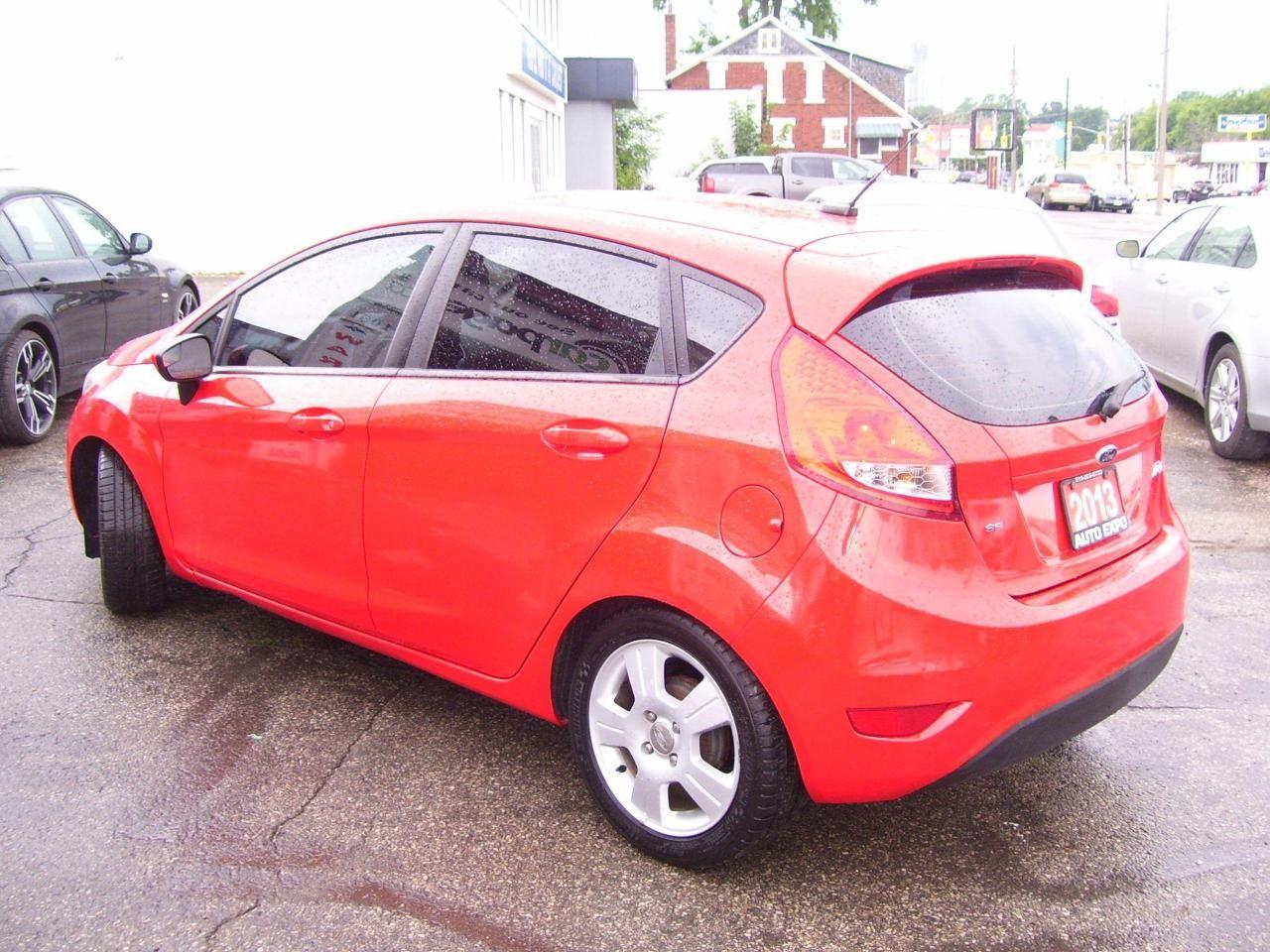 2013 Ford Fiesta SE-2