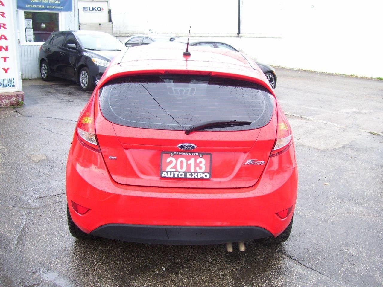2013 Ford Fiesta SE-3